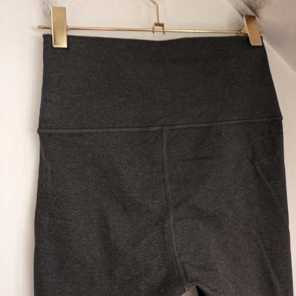 EVERLANE Perform Yoga Pilates Workout Legging Gray NEW Size M Regular - Picture 2 of 6